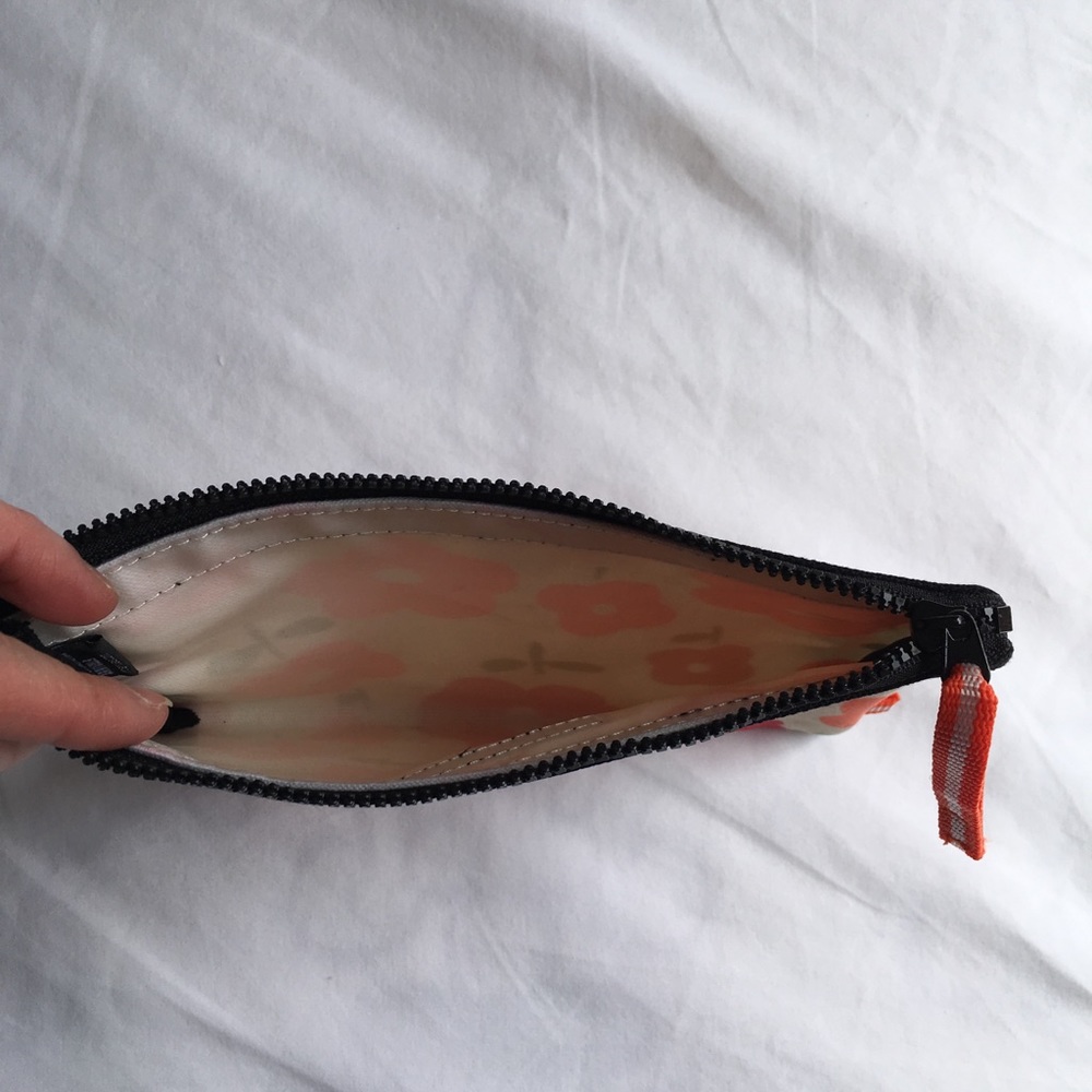 Pouch - Picture 2 of 3